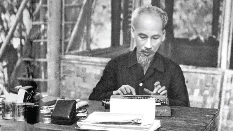 Mẩu chuyện về Bác: Thời gian quý báu lắm